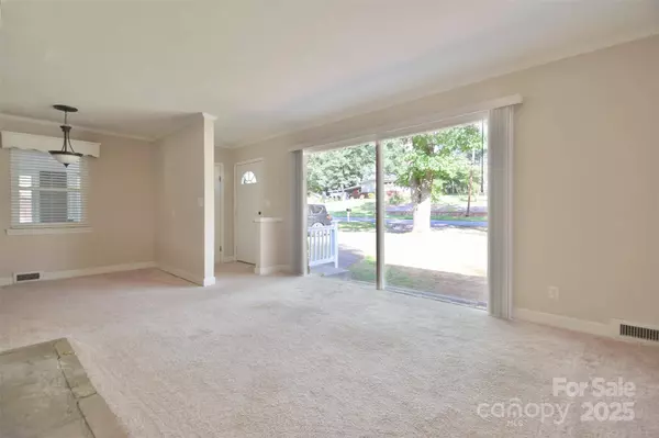 1641 Eastwood DR, Kannapolis, NC 28083