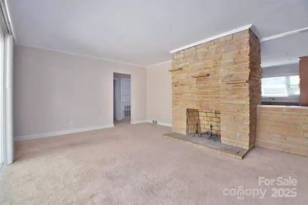 1641 Eastwood DR, Kannapolis, NC 28083