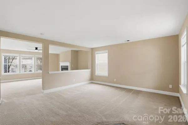 2405 Harwood Hills LN, Charlotte, NC 28214