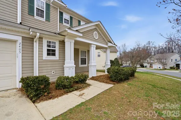 2405 Harwood Hills LN, Charlotte, NC 28214