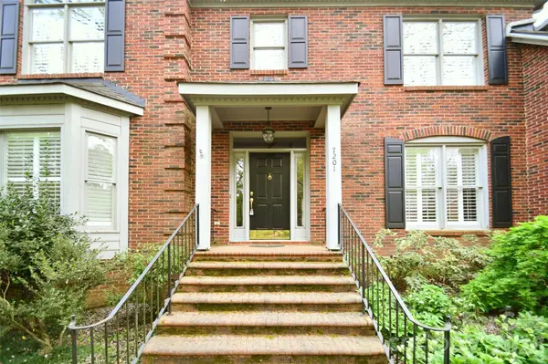 7201 Leharne DR, Charlotte, NC 28270