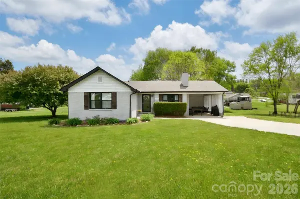1061 Rembrandt DR SW, Concord, NC 28027