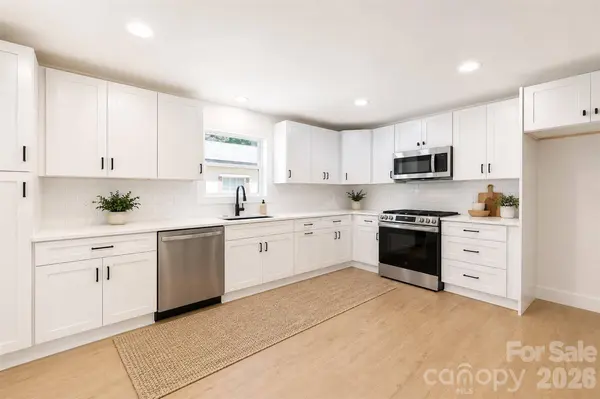 2204 Rozzelles Ferry RD, Charlotte, NC 28208