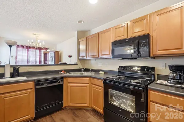 10618 Pointed Leaf CT, Charlotte, NC 28213