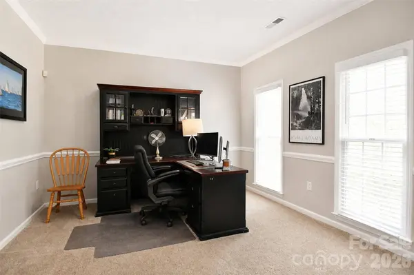 3837 Beauvista DR, Charlotte, NC 28269