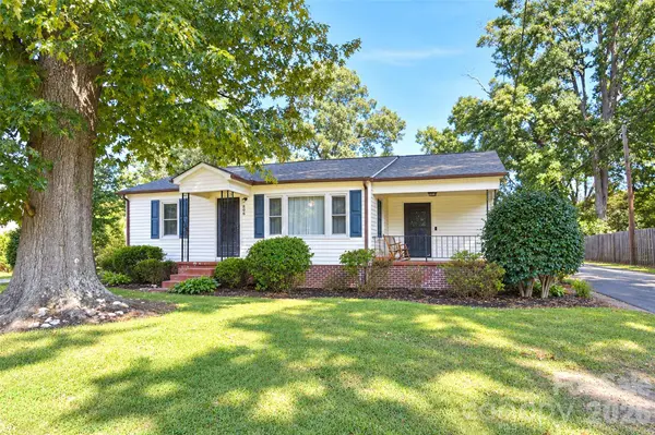 806 Applewood ST, Kannapolis, NC 28081