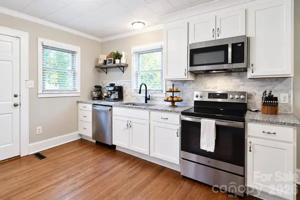 806 Applewood ST, Kannapolis, NC 28081