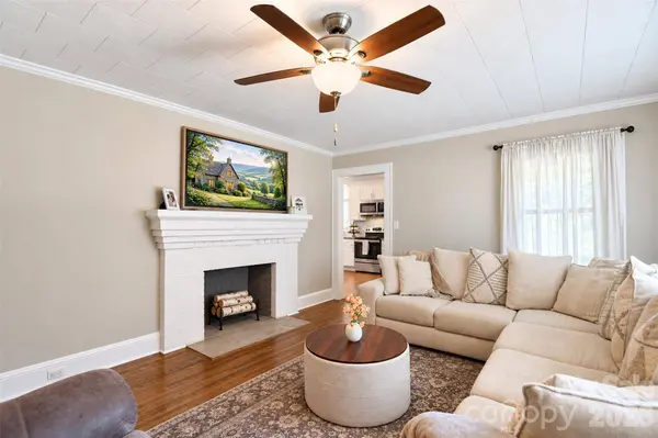 806 Applewood ST, Kannapolis, NC 28081