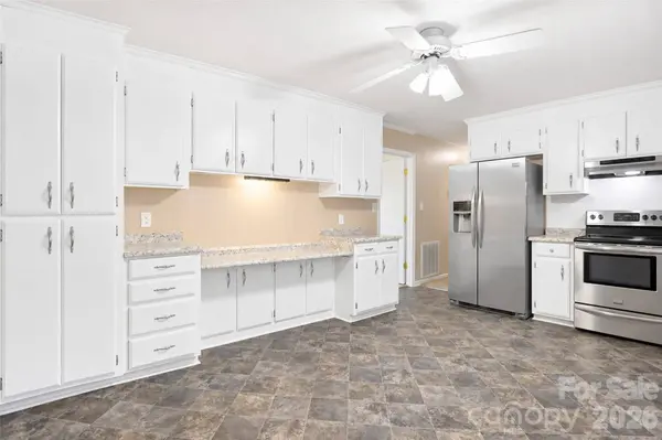 4800 Club View DR, Concord, NC 28025