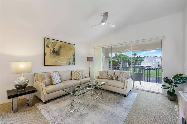 437 Wiggins Lake CT #201, Naples, FL 34110