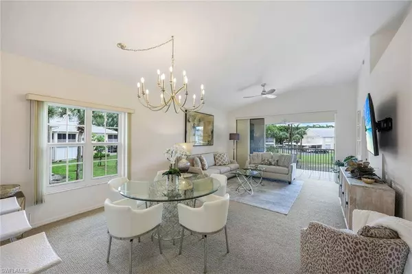 437 Wiggins Lake CT #201, Naples, FL 34110