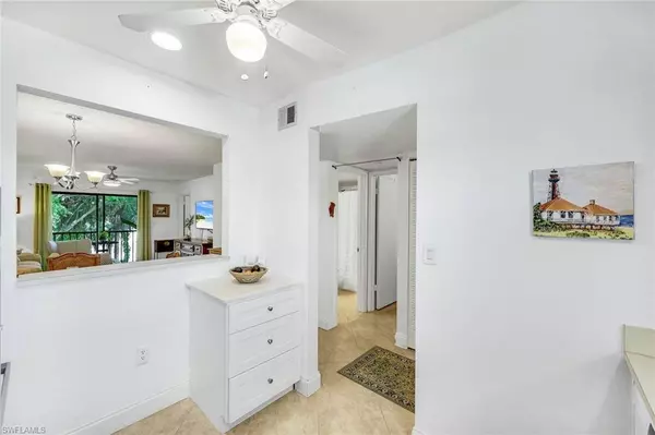 4186 27th CT SW #204, Naples, FL 34116