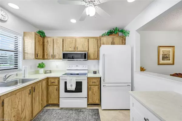 4186 27th CT SW #204, Naples, FL 34116