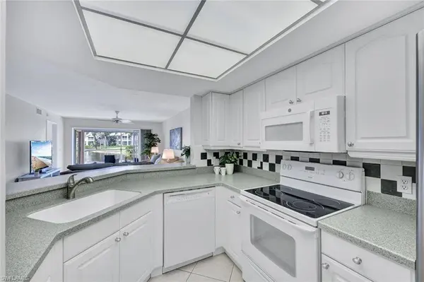 774 Wiggins Lake DR #101, Naples, FL 34110