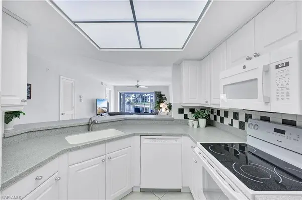 774 Wiggins Lake DR #101, Naples, FL 34110