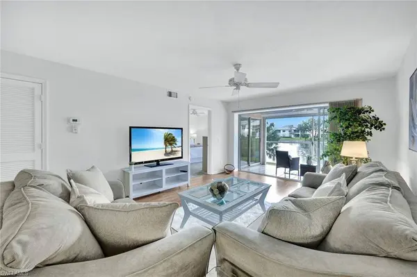 774 Wiggins Lake DR #101, Naples, FL 34110