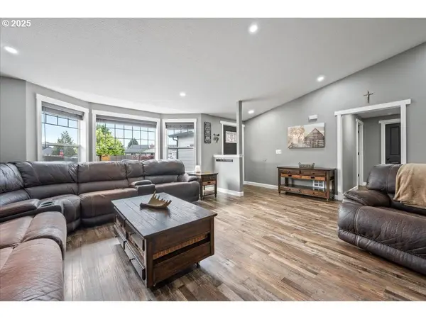 802 NW 17TH CIR, Battle Ground, WA 98604