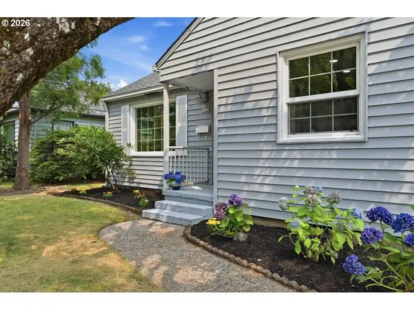 9233 SE MORRISON ST, Portland, OR 97216