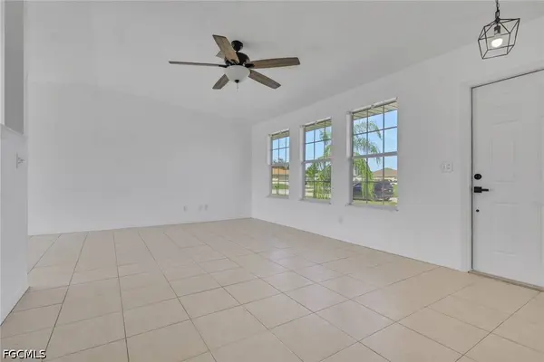 2028 NE 17th PL, Cape Coral, FL 33909