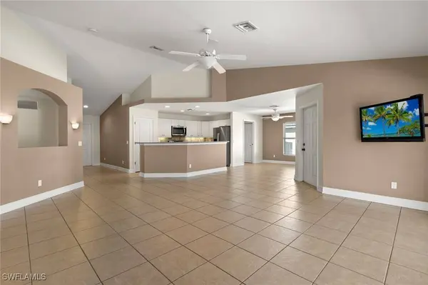 2933 NW 25th TER, Cape Coral, FL 33993