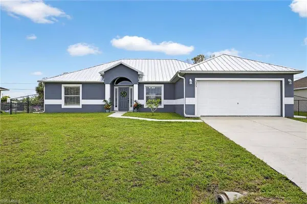 2525 NE 4th PL, Cape Coral, FL 33909