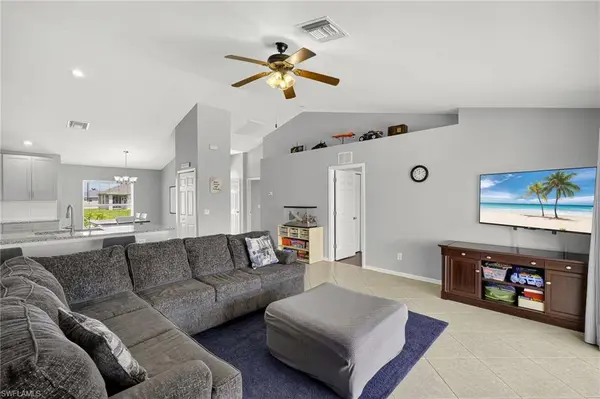 2525 NE 4th PL, Cape Coral, FL 33909