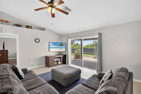 2525 NE 4th PL, Cape Coral, FL 33909