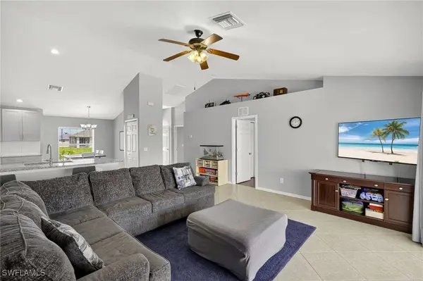 2525 NE 4th PL, Cape Coral, FL 33909