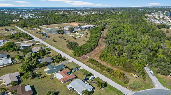 3596 CAPE HAZE DR, Rotonda West, FL 33947