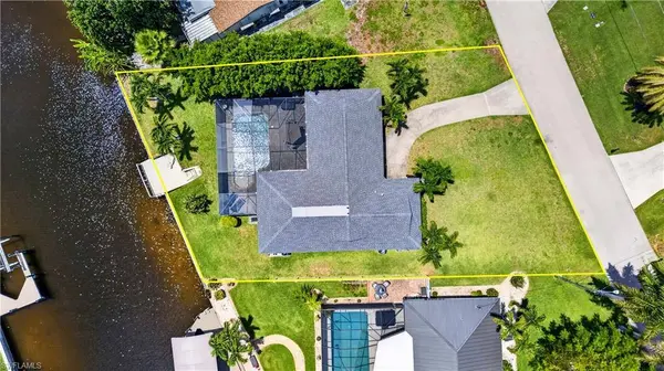 3813 SE 12th PL, Cape Coral, FL 33904