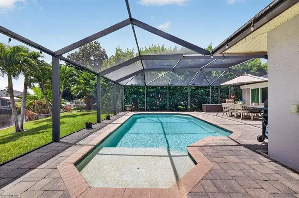 3813 SE 12th PL, Cape Coral, FL 33904