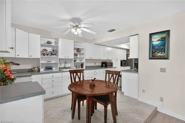 3848 SE 7th PL, Cape Coral, FL 33904
