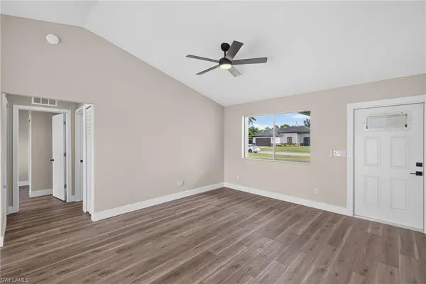 842 NW 2nd ST, Cape Coral, FL 33993