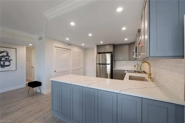 2150 Gulf Shore BLVD N #705, Naples, FL 34102