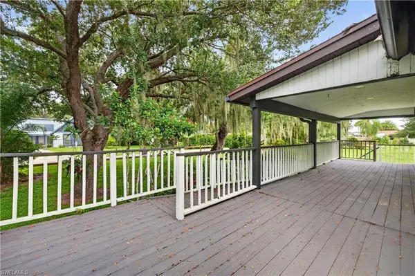 16970 Carolyn LN, North Fort Myers, FL 33917