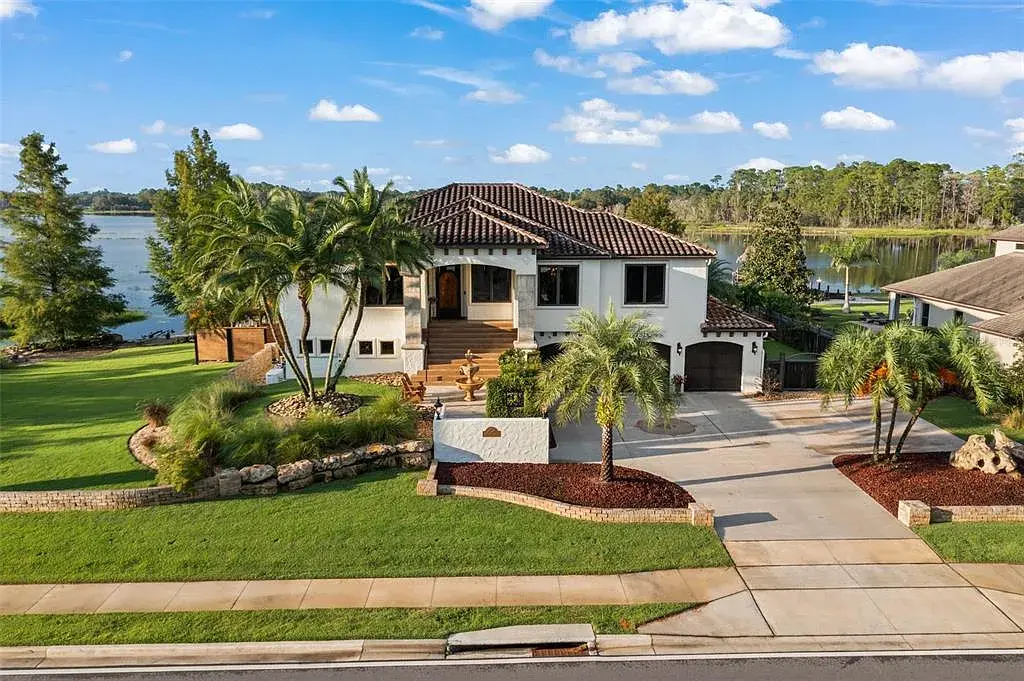 2624 Howland Blvd, Deltona, FL 32738-2972