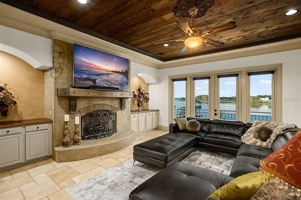 2624 Howland Blvd, Deltona, FL 32738-2972