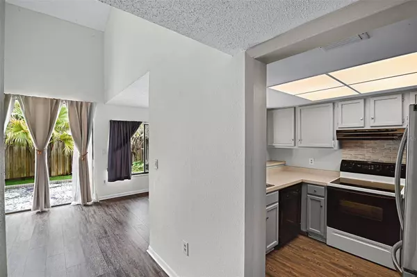 4120 PLAYER CIR #105, Orlando, FL 32808