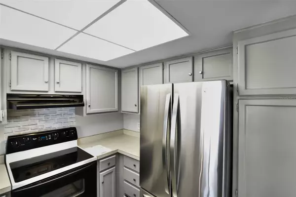 4120 PLAYER CIR #105, Orlando, FL 32808