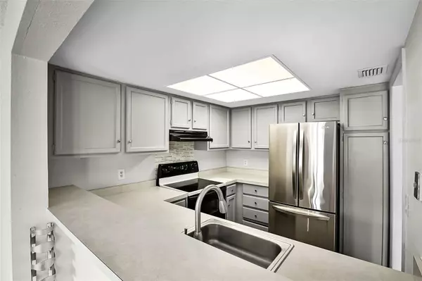 4120 PLAYER CIR #105, Orlando, FL 32808