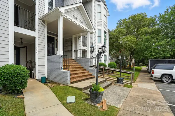 7360 Rose Terrace CT, Charlotte, NC 28215