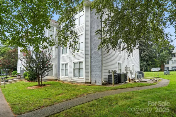 7360 Rose Terrace CT, Charlotte, NC 28215