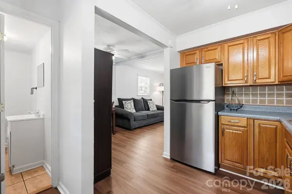 233 Scottie PL, Charlotte, NC 28217