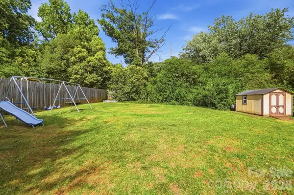 233 Scottie PL, Charlotte, NC 28217