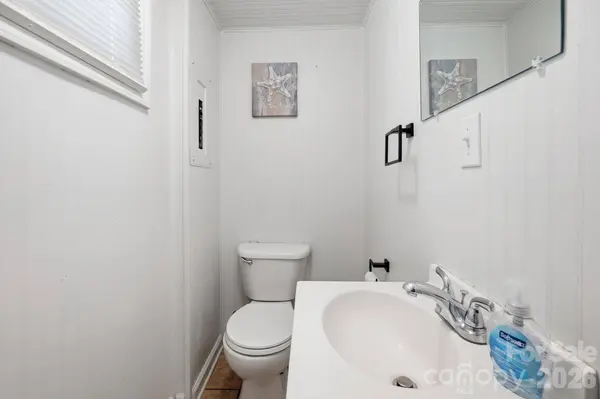 233 Scottie PL, Charlotte, NC 28217