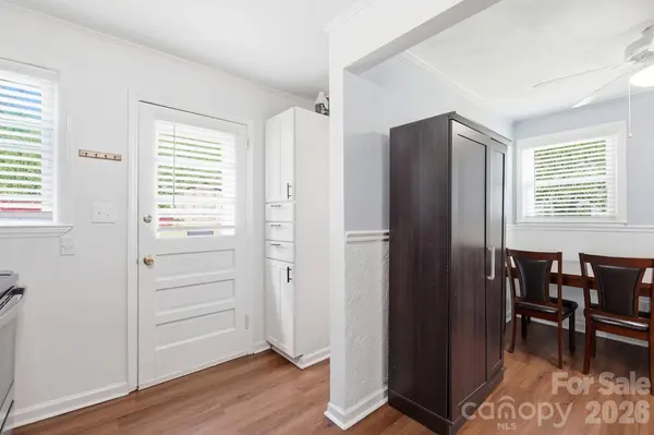 233 Scottie PL, Charlotte, NC 28217