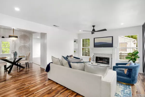 2927 New Braunfels, San Antonio, TX 78210