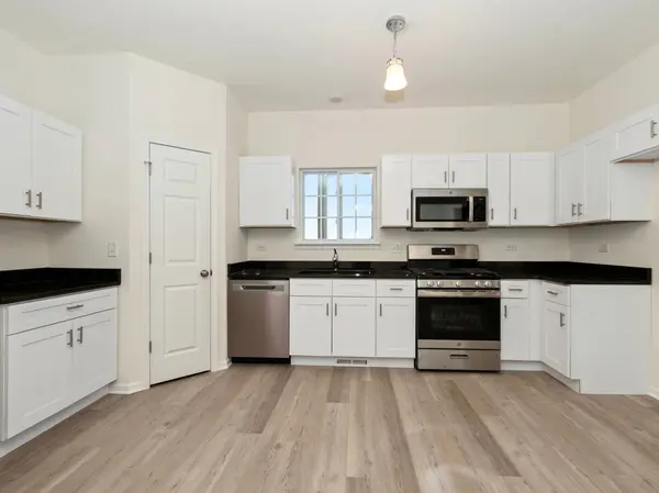 977 Regent DR, Matteson, IL 60443