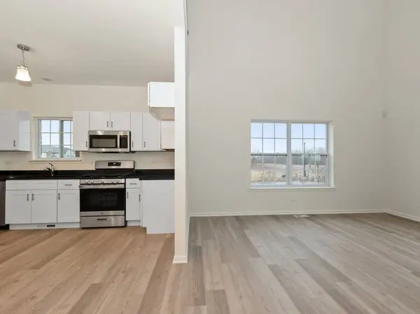 977 Regent DR, Matteson, IL 60443