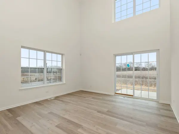 977 Regent DR, Matteson, IL 60443